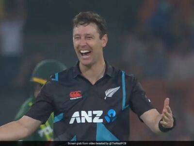 Watch: New Zealand's Matt Henry Derails Pakistan Innings With Hat-Trick In 1st T20I