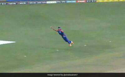 Faf Du Plessis - Watch: Aman Khan Stuns Everyone With One-Handed Catch Against RCB In IPL 2023 - sports.ndtv.com - India -  Delhi -  Bangalore -  Mitchell