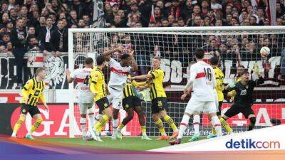 Borussia Dortmund - Jude Bellingham - Giovanni Reyna - Julian Brandt - Bundesliga - Sengit! Stuttgart Vs Dortmund Tuntas 3-3 - sport.detik.com