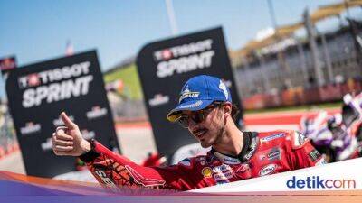 Marc Marquez - Francesco Bagnaia - Alex Rins - Menunggu Selebrasi Sepatu Koboi Pecco di Austin - sport.detik.com