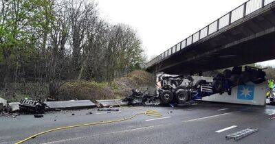 Elton John - Horror images show aftermath of M6 crash with lorry sliced in half - manchestereveningnews.co.uk - Manchester
