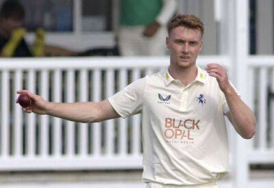 Kent (158 & 281) lost at Warwickshire (453-4dec) by an innings and 14 runs in County Championship Division 1