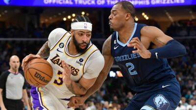 Anthony Davis - Lakers' Anthony Davis appears to injure arm in Game 1 vs Grizzlies, comes back to play crucial role in win - foxnews.com - Los Angeles -  Los Angeles - state Tennessee - county Dillon - county Brooks