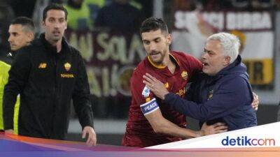 Cara Mourinho Lindungi Kapten Roma dari Kritik