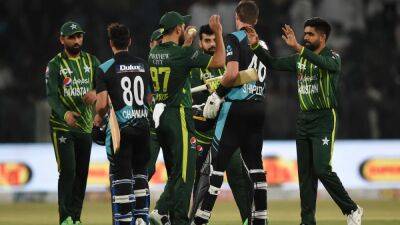 Shaheen Afridi - Babar Azam - Tom Latham - Pakistan vs New Zealand, 3rd T20I, Live Score Updates: Bowes, Latham Start Strong For NZ - sports.ndtv.com - New Zealand - Pakistan -  Lahore - Chad