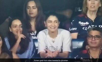 "They Love Him": Anushka Sharma's Reaction Viral As Fans Root For MS Dhoni vs RCB. Watch