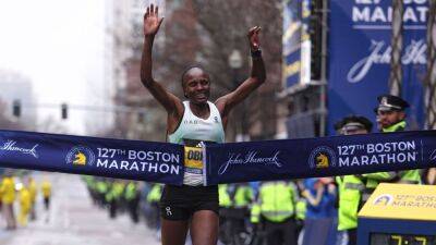 Hellen Obiri wins Boston Marathon women's race - espn.com - Usa - Ethiopia - county Valencia - New York - Israel - Kenya - county Marathon