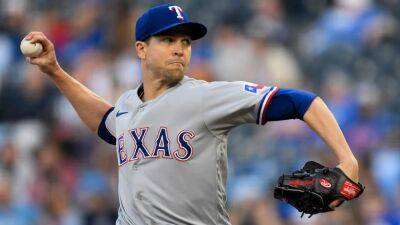 Rangers' Jacob deGrom leaves game with wrist soreness; no hits allowed