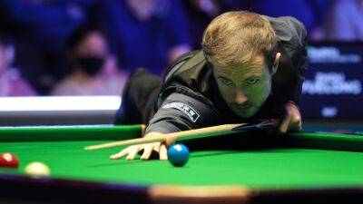 World Snooker Championship 2023 LIVE – Jack Lisowski in action before Judd Trump and John Higgins