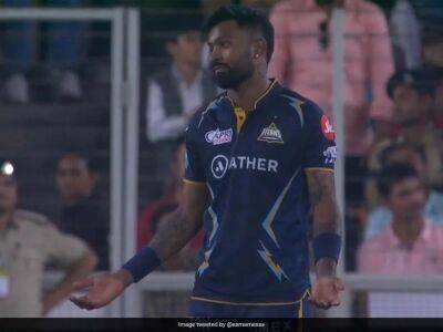 R Ashwin Smashes Perfect Square-Cut On Mohammed Shami's Bowling. Hardik Pandya's Reaction Can't Be Missed