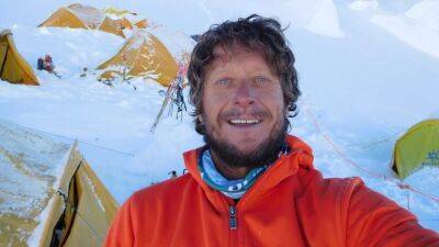 NI climber Noel Hanna dies after scaling Himalayan peak - rte.ie - France - China - Ireland - India - county Camp - Nepal