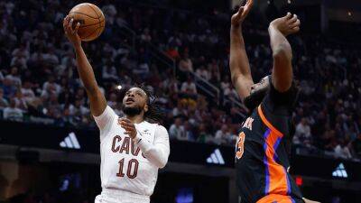 Cavaliers dominate Knicks in Game 2 to tie series at one