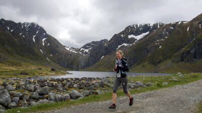 Ultra-marathon runner disqualified from race after using car - rte.ie - Britain - Manchester - Scotland