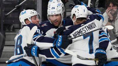 Adam Lowry, Blake Wheeler lead Jets to Game 1 win over Golden Knights