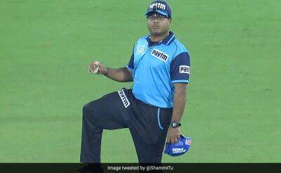 Nitin Menon Takes Umpire Review During Arjun Tendulkar's Over vs SRH. Twitter Surprised