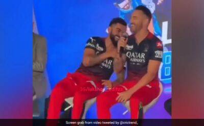 Virat Kohli - Du Plessis - Faf Du Plessis - Watch: Virat Kohli's Hysteric Reaction After Faf Du Plessis' Gaffe On Stage Is Viral - sports.ndtv.com - India -  Bangalore