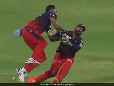 Watch: Dinesh Karthik, Mohammed Siraj Collide As RCB Drop Rohit Sharma Sitter In IPL Clash