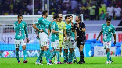 Liga MX ref under investigation for kneeing player in groin - espn.com - Mexico