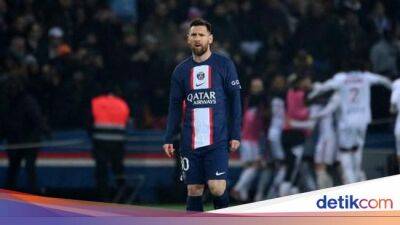 Lionel Messi - Alexandre Lacazette - parís saint Germain - Paris Saint-Germain - Bradley Barcola - PSG Vs Lyon: Messi dkk Tumbang 0-1 di Kandang Sendiri - sport.detik.com