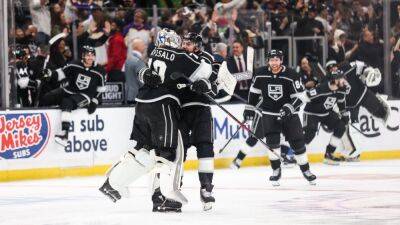 Connor Macdavid - Jay Woodcroft - Kings overcome Connor McDavid's 2 goals, win Game 3 in overtime - espn.com - Los Angeles -  Los Angeles - state California - county Moore