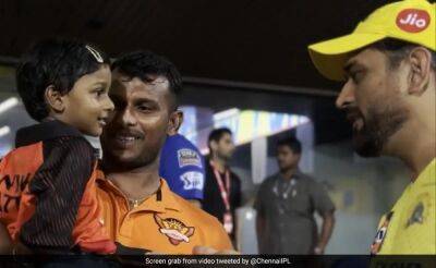 Watch: MS Dhoni's Heartwarming Moment With SRH Pacer's 2-Year-Old Daughter