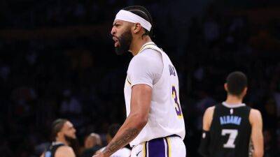 Lakers take 2-1 series lead over Grizzlies thanks to big night from Anthony Davis