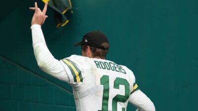Sources - Packers trade Aaron Rodgers to Jets for multiple picks