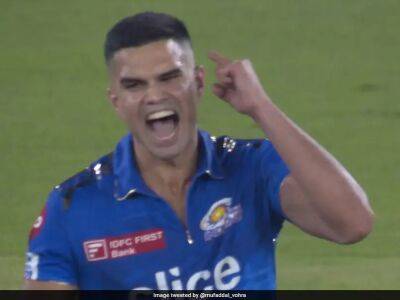 Arjun Tendulkar Ecstatic After Shaking Off Poor Outing vs PBKS With Wriddhiman Saha's Wicket. Twitter Reacts