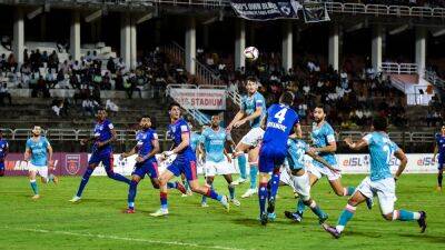 Sunil Chhetri - Odisha FC Bask In Kozhikode Rain, Beat Bengaluru FC To Win Super Cup - sports.ndtv.com - Brazil - India -  Sandhu