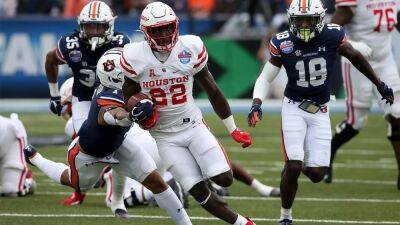 Houston Cougars lose star running back to transfer portal: 'A sad day'