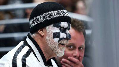 Edmonton Oilers fans troll LA Kings superfan Will Ferrell with copycat face paint