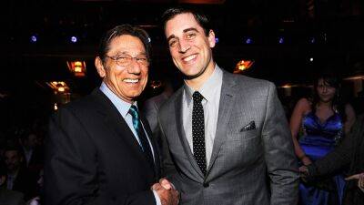 Jets legend Joe Namath says Aaron Rodgers' forgoing retired No. 12 'touched my heart'