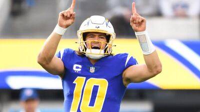 Chargers' Justin Herbert on Aaron Rodgers joining Jets: 'Looking forward to the challenges'
