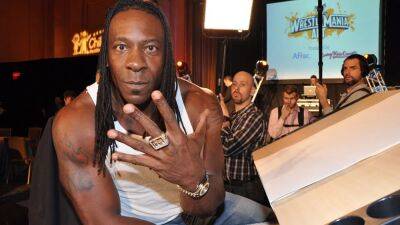 Booker T previews WWE Draft, floats idea for mid-card belt for women's division - foxnews.com - Usa - state Texas - Austin - county Park