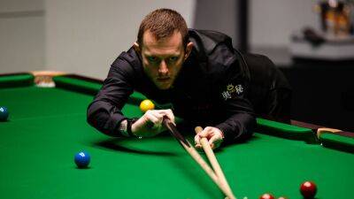Mark Allen rallies to boost World Championship semi-final hopes against Selby