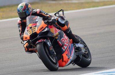 SA's Brad Binder wins Spanish MotoGP sprint