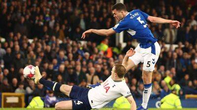 Everton draws Tottenham on Michael Keane’s spellbinding strike