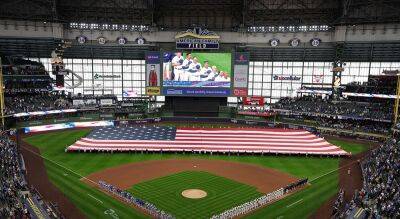 Buck Showalter - Brewers' blunder has fans miss flyover during national anthem at home opener - foxnews.com - Usa - New York -  New York - state Wisconsin - county Anderson