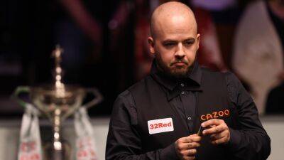 Ronnie O’Sullivan on how Luca Brecel is beating Mark Selby in World Snooker Championship final