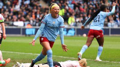 Steph Houghton - Gareth Taylor - Ellie Roebuck - Chloe Kelly - Manchester City recover from a goal down to cruise past Reading and enhance WSL title credentials - eurosport.com - Manchester -  Man