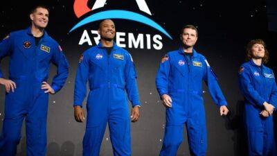 Artemis II astronauts honored at SDSU vs. UConn championship game - espn.com - Netherlands - state North Carolina - state California -  Houston - county San Diego