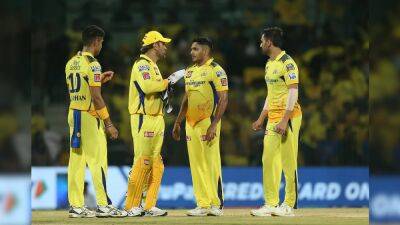 Watch: MS Dhoni Confronts Tushar Deshpande Over No-Ball Issue, Lends Tips After CSK's Triumph Over LSG - sports.ndtv.com - India -  Chennai