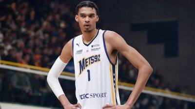 Projected top NBA Draft pick finishes own missed three-point attempt in ridiculous fashion - foxnews.com - France