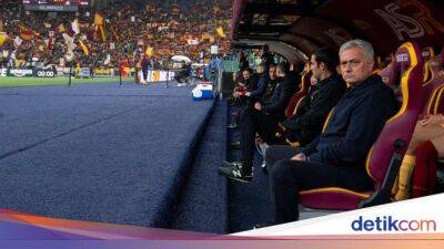 Jose Mourinho - As Roma - Berkat Mourinho, Hukuman Roma Gara-gara Fans Rasis Dikurangi - sport.detik.com -  Sanksi