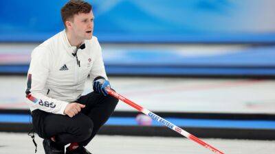Bruce Mouat - John Shuster - Scotland soar to divisive win over the USA at men's World Curling Championships, while Japan overcame New Zealand - eurosport.com - Switzerland - Scotland - Usa - Canada - Japan - New Zealand