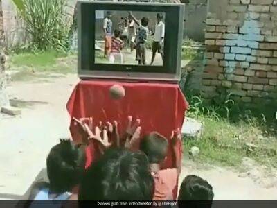 Watch: Kids' Hilarious Way To "Live Stream" Local Match Wins Hearts - sports.ndtv.com - Ireland - New Zealand - India - Bangladesh - Pakistan - county Kings -  Kolkata -  Chennai -  Bangalore -  Dhaka
