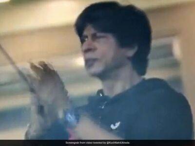 Watch: Shah Rukh Khan Gives Standing Ovation To Shardul Thakur After Match-Winning Knock vs Royal Challengers Bangalore