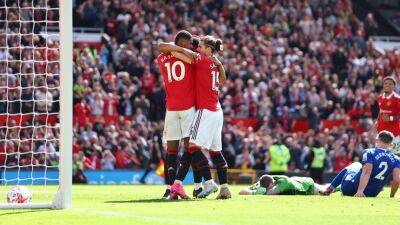 Manchester United outclass Everton at Old Trafford