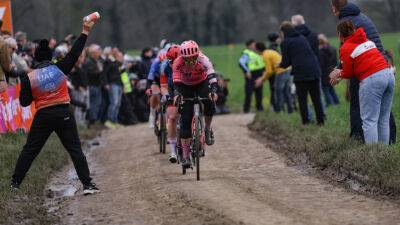Lotte Kopecky - Canada’s Jackson wins women's Paris-Roubaix cycling race - france24.com - France - Germany - Belgium - Italy - Canada