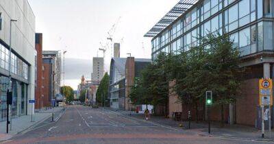 Oxford Road in Manchester shut off by police due to 'ongoing incident' - updates